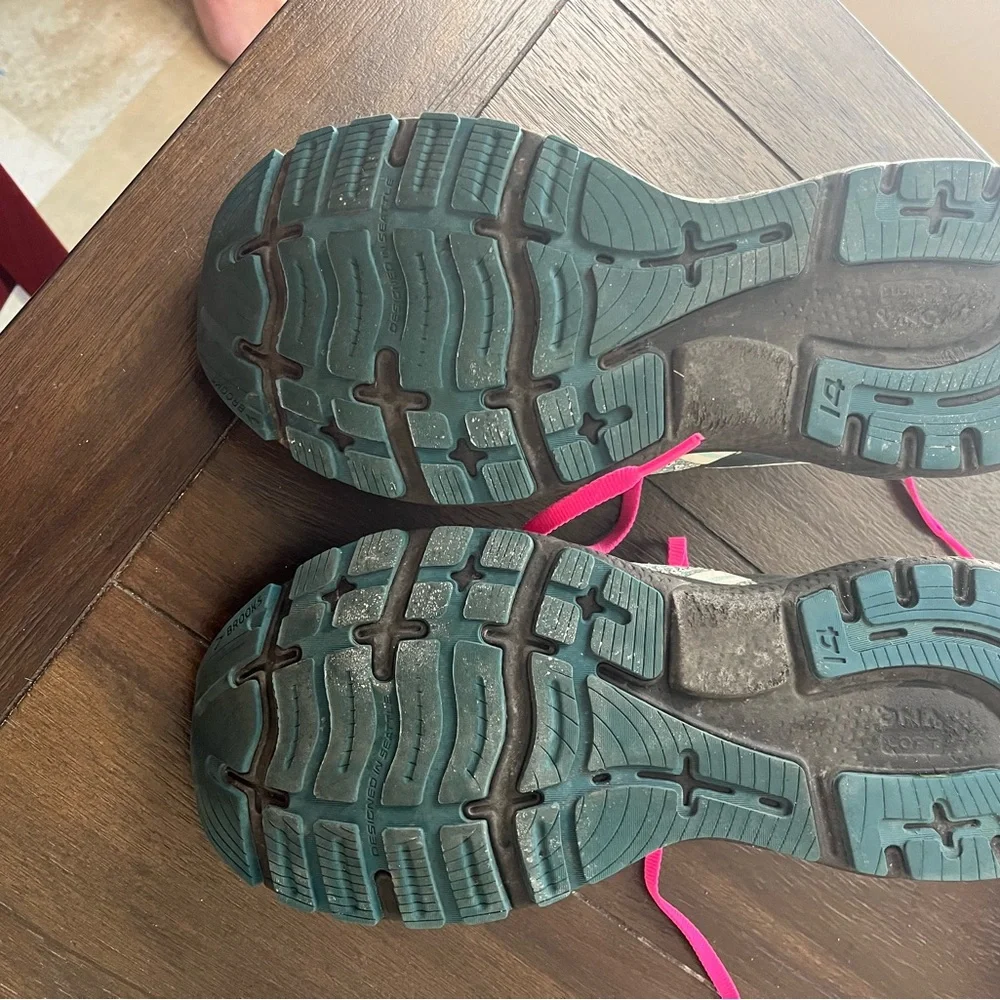 Brooks ghost size 10 euc - Picture 3 of 4